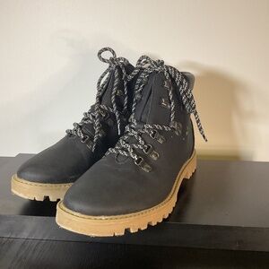 Universal Thread Hiking Boots Size 9